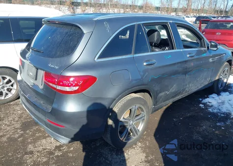 2016 Mercedes-Benz Glc 300 4Matic z USA, uszkodzony, nr VIN WDC0G4KB6GF074462
